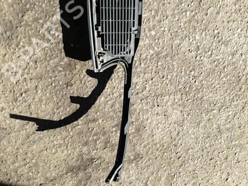 Used Grille RENAULT SAFRANE II (B54_) 2.2 dT (B54G) (113 hp) 24421125