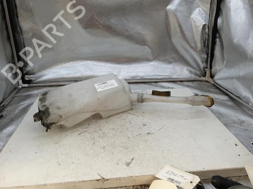 Used Windscreen washer tank RENAULT CLIO III (BR0/1, CR0/1) 1.5 dCi (BR17, CR17) (86 hp) 22865708