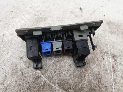 Used Headlight switch Headlight switch RENAULT SCÉNIC I MPV (JA0/1_, FA0_) 1.9 dCi (JA05, JA1F) (102 hp) 24040385 24040385