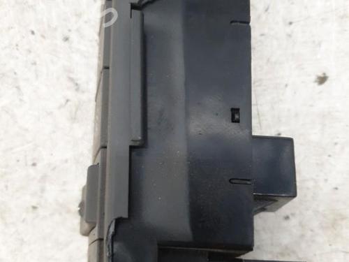 Used Headlight switch KIA SPORTAGE III (SL) 2.0 CRDi AWD (136 hp) 22867586