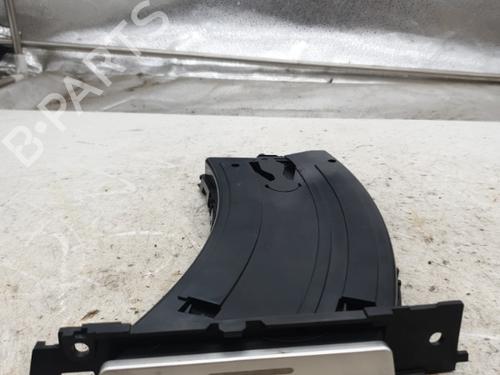 Kopholder/Genstandsholder BMW 3 (E90) 320 d (163 hp) 24533582