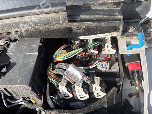 Used Fuse box Fuse box PEUGEOT 5008 (0U_, 0E_) 1.6 HDi (112 hp) 39630191 39630191