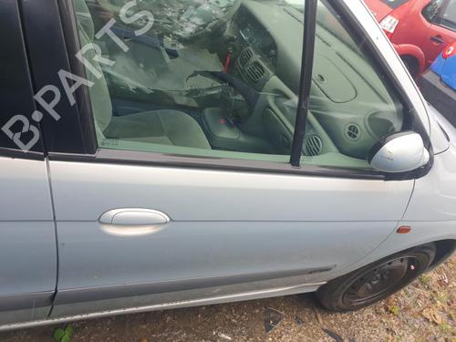 Used Right front door RENAULT SCÉNIC I MPV (JA0/1_, FA0_) 1.6 (JA00, JA16, JA15, JA19, JA1V, JA2B, JA2C, JA0B,... (107 hp) 28133537