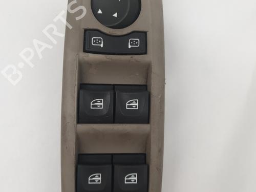 Used Left front window switch Left front window switch RENAULT MEGANE III Hatchback (BZ0/1_, B3_) 1.5 dCi (BZ09, BZ0D, BZ1W, BZ29, BZ14) (110 hp) 27501432 27501432