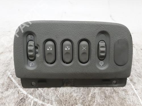 Commande de phare RENAULT SCÉNIC I MPV (JA0/1_, FA0_) 1.9 dCi (JA05, JA1F) (102 hp) 24040385