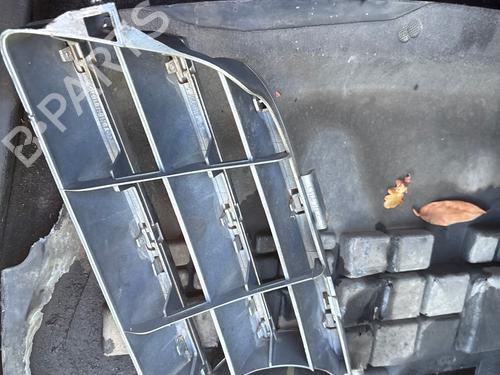 Used Grille Grille MERCEDES-BENZ CLK (C209) CLK 270 CDI (209.316) (170 hp) 40118622 40118622