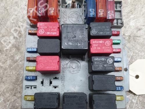 Used Fuse box ALFA ROMEO GT (937_) 1.9 JTD (937CXN1B) (150 hp) 31915359