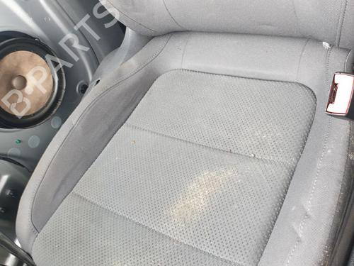 Right front seat VW GOLF PLUS V (5M1, 521) 1.9 TDI | BP37036618C16 - Image 3