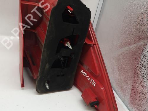 right-taillight-peugeot-1007-km_-2005-27575344 main image