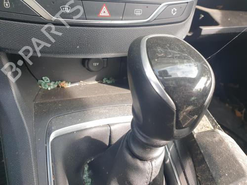Shift knob PEUGEOT 308 II (LB_, LP_, LW_, LH_, L3_) 1.5 BlueHDI 100 | BP28429358I34 