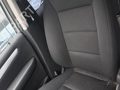 Used Right front seat MERCEDES-BENZ B-CLASS Sports Tourer (W245) B 180 CDI (245.207) (109 hp) 31813926