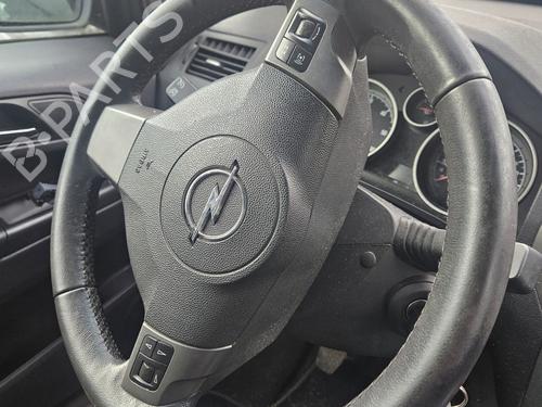 Used Steering wheel Steering wheel OPEL ZAFIRA / ZAFIRA FAMILY B (A05) 1.9 CDTI (M75) (150 hp) 30446391 30446391