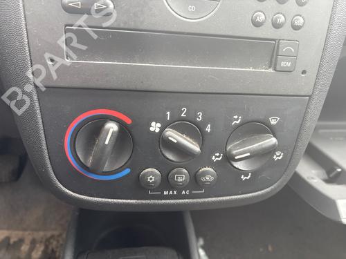 Used Climate control Climate control OPEL CORSA C (X01) 1.2 (F08, F68) (75 hp) 40250939 40250939