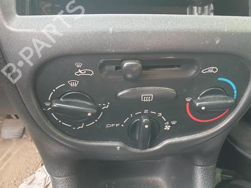 Climate control PEUGEOT 206 Hatchback (2A/C) 1.4 HDi eco 70 | BP28130332I5 