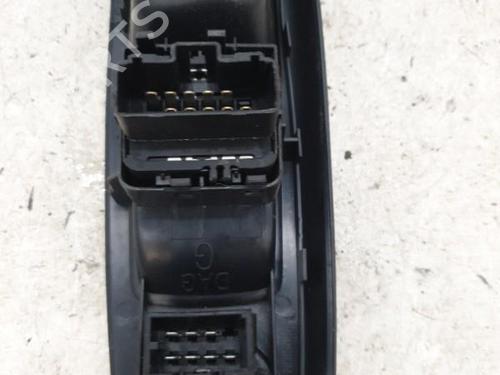 Used Left front window switch Left front window switch RENAULT CLIO II (BB_, CB_) 1.5 dCi (B/CB07) (65 hp) 22867616 22867616