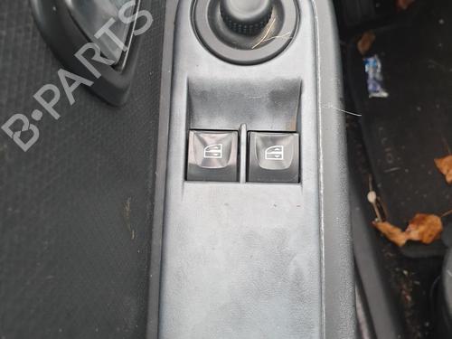 Pulsantiera anteriore sinistra RENAULT CLIO IV Grandtour (KH_) 1.5 dCi 90 (KHN3, KHN4) (90 hp) 31979456