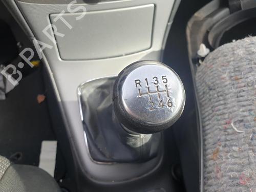 Used Gear lever TOYOTA AVENSIS Estate (_T25_) 2.0 D-4D (ADT250_, ADT250R) (126 hp) 29317775