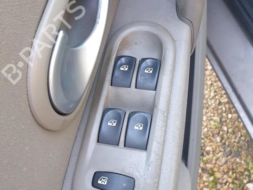 Left front window switch RENAULT CLIO III (BR0/1, CR0/1) 1.2 16V (BR0P, CR0P) | BP30492255I27