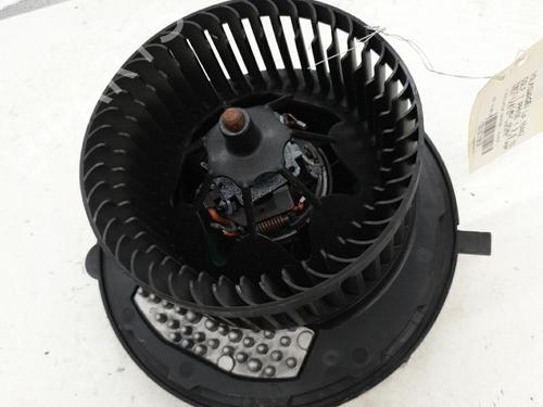 Heater blower motor VW GOLF VII (5G1, BQ1, BE1, BE2) 2.0 TDI | BP22867808M62 