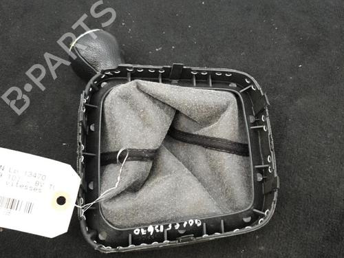 Used Shift knob Shift knob VW GOLF V (1K1) 1.9 TDI (105 hp) 24421127 24421127