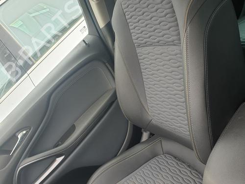 Used Right front seat OPEL ZAFIRA TOURER C (P12) 1.6 CDTI (75) (136 hp) 29757089