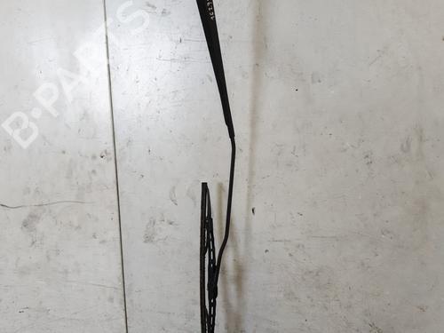 Used Front windshield wiper arm PEUGEOT 206 Hatchback (2A/C) 1.4 i (75 hp) 22877571