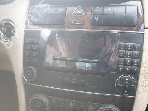 Used Radio Radio MERCEDES-BENZ CLK (C209) CLK 220 CDI (209.308) (150 hp) 31356875 31356875