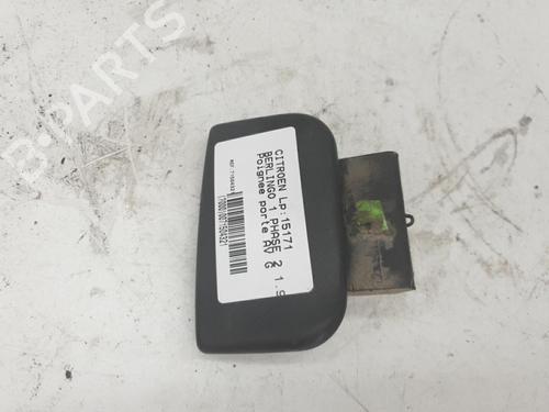 Venstre fortil udvendigt håndtag CITROËN BERLINGO / BERLINGO FIRST Box Body/MPV (M_) 1.9 D 70 (MBWJZ, MCWJZ) (69 hp) 24533505