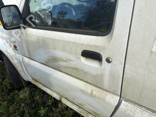 Used Left front door Left front door SUZUKI JIMNY Closed Off-Road Vehicle (SN) 1.5 DDiS 4WD (SN415D) (65 hp) 40452602 40452602