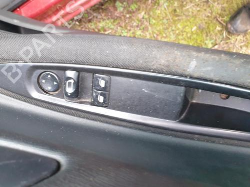 Used Left front window switch Left front window switch CITROËN C4 Coupe (LA_) 1.6 HDi (109 hp) 32785872 32785872