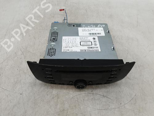 radio-fiat-punto-evo-199_-12-7355354400-2008-22880055 main image