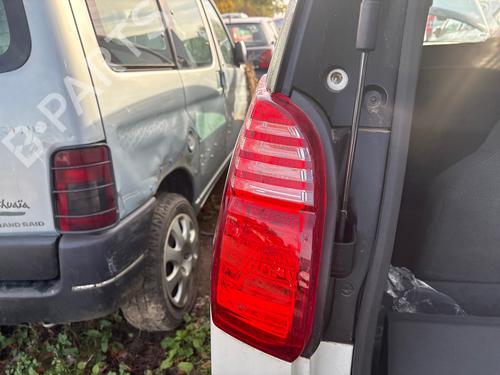 left-taillight-peugeot-5008-0u_-0e_-2009-2010-2011-2012-2013-2014-2015-2016-2017-39630193 main image
