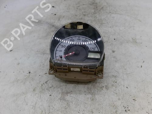 Used Instrument cluster PEUGEOT 107 (PM_, PN_) 1.4 HDi (54 hp) 23200756