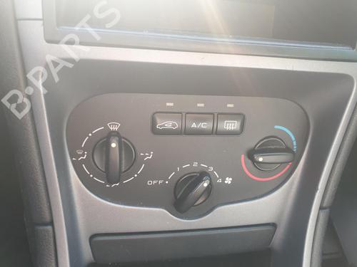 Used Climate control Climate control 37250388 37250388