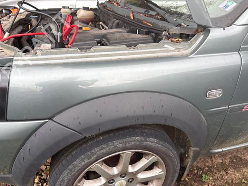 Guarda-lamas esquerdo Guarda-lamas esquerdo LAND ROVER FREELANDER I (L314) 2.0 Td4 4x4 (109 hp) 39728499 39728499