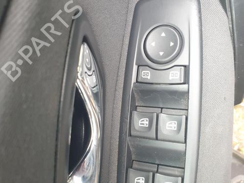 Used Left front window switch Left front window switch RENAULT MEGANE III Grandtour (KZ0/1) 1.6 dCi (KZ00, KZ12, KZ13) (130 hp) 28117225 28117225