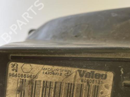 Used Right headlight Right headlight PEUGEOT 206 Hatchback (2A/C) 2.0 HDI 90 (90 hp) 22873401 22873401
