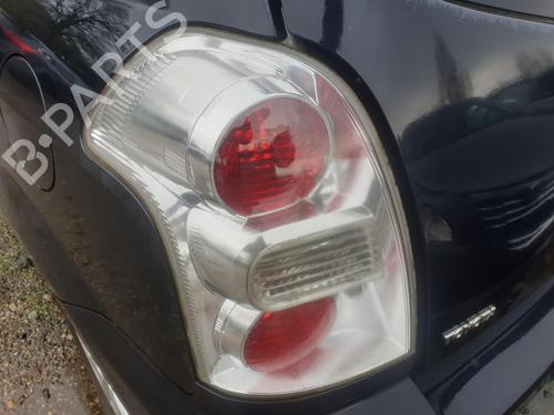 Farolim esquerdo Farolim esquerdo TOYOTA COROLLA Verso (ZER_, ZZE12_, R1_) 2.2 D-4D (AUR10_, AUR10R) (177 hp) 30546476 30546476