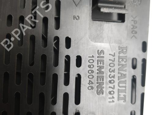 Fuse box RENAULT SCÉNIC I MPV (JA0/1_, FA0_) 1.9 dCi (JA05, JA1F) | BP29608544E1 