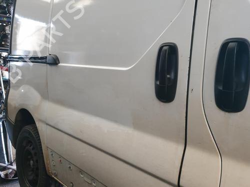 Used Right slide door RENAULT TRAFIC II Van (FL) 1.9 dCi 100 (FL0C, FL0K, FL0B) (101 hp) 32349095