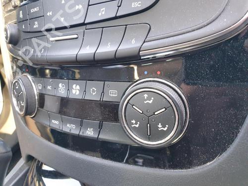 climate-control-peugeot-508-sw-i-8e_-2010-2011-2012-2013-2014-2015-2016-2017-2018-25624395 main image