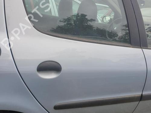 Used Right rear door PEUGEOT 206 Hatchback (2A/C) 1.4 i (75 hp) 27585175
