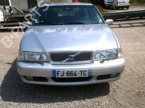 Right headlight VOLVO V70 I (875, 876) 2.5 TDI | BP30618842C29 