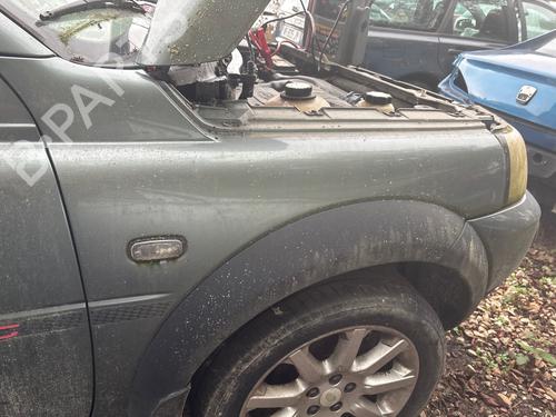 Guarda-lamas direito Guarda-lamas direito LAND ROVER FREELANDER I (L314) 2.0 Td4 4x4 (109 hp) 39728486 39728486