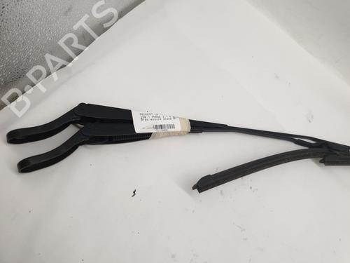 Used Front windshield wiper arm PEUGEOT 208 I (CA_, CC_) 1.6 HDi / BlueHDi 75 (75 hp) 27566931