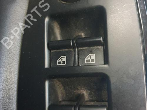 Used Left front window switch Left front window switch ALFA ROMEO GIULIETTA (940_) 2.0 JTDM (940.FXL1A) (140 hp) 32349089 32349089