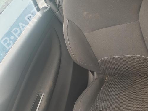 Siège avant droit DS DS 3 (SA_) 1.6 BlueHDi 116 (SABHXM) (116 hp) 28614043
