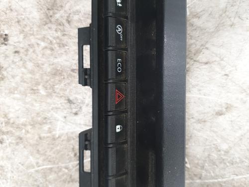 Used Switch Switch RENAULT MASTER III Platform/Chassis (EV, HV, UV) 2.3 dCi 145 FWD (EV0E, EV0F, HV0E, HV0F, UV0E, UV0F,... (146 hp) 30719599 30719599