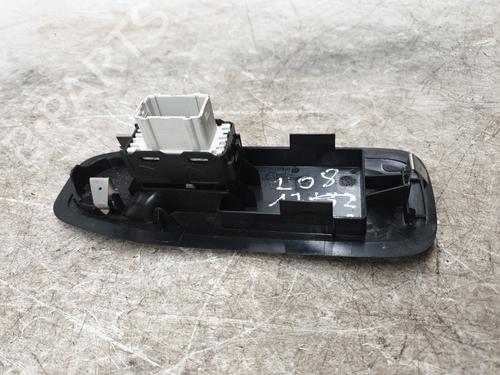Used Right front window switch Right front window switch PEUGEOT 208 I (CA_, CC_) 1.4 HDi (68 hp) 31191883 31191883
