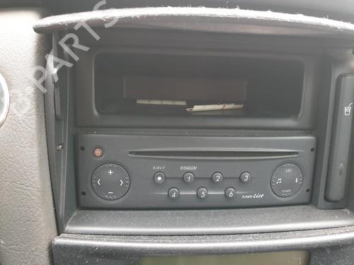 Used Radio Radio RENAULT LAGUNA II (BG0/1_) 1.9 dCi (107 hp) 33123811 33123811